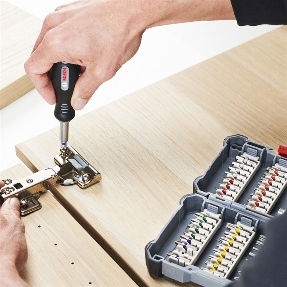 BOSCH PROFESYONEL VİDALAMA UÇ SETİ 44+1 PARÇA 2.607.017.692