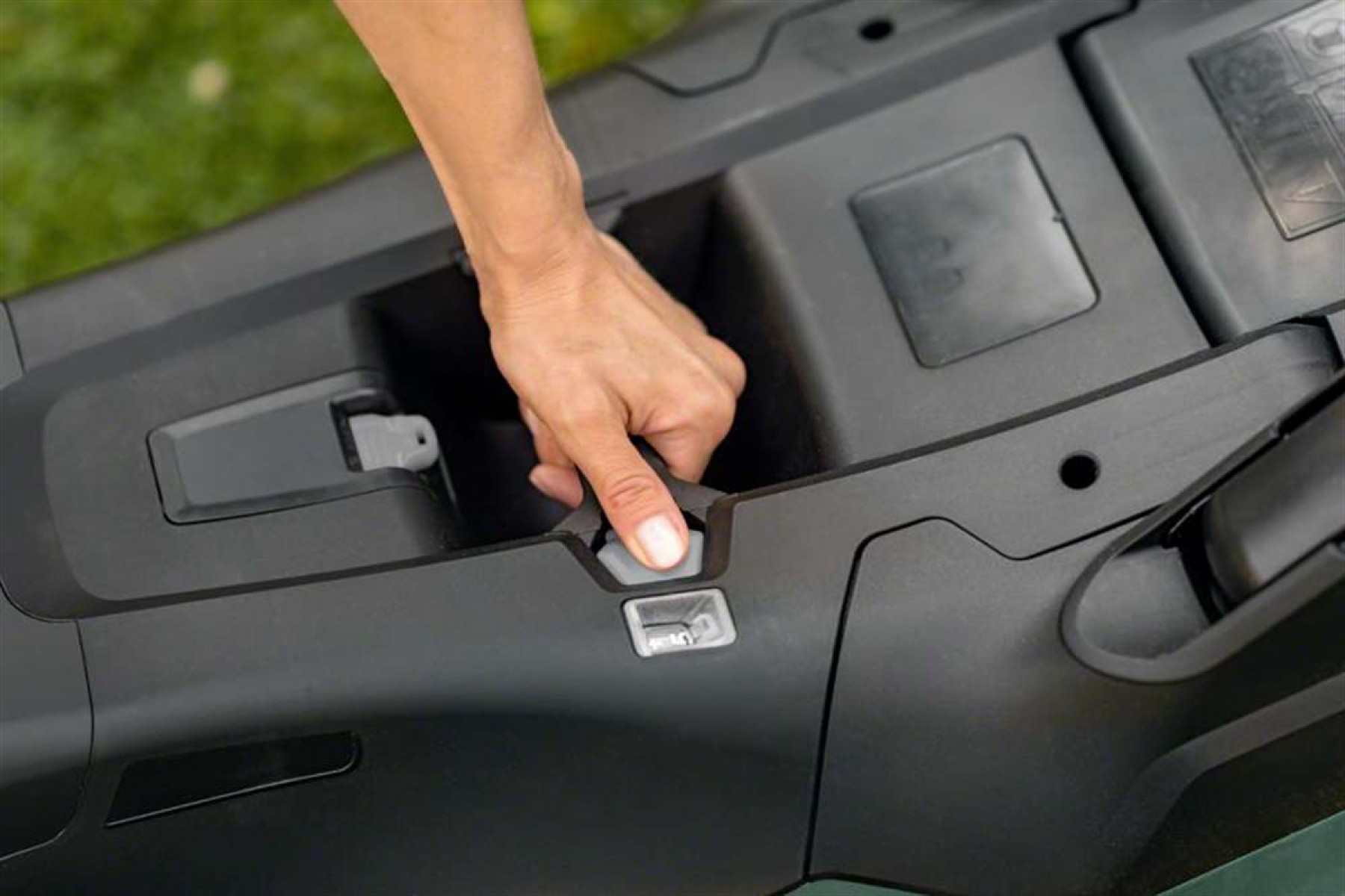 Bosch Advanced Rotak 36-650 Akülü Çim Biçme Makinesi (4.0 Ah Tek Akü) Bosch Advanced Rotak 36-650 Akülü Çim Biçme Makinesi (4.0 Ah Tek Akü)