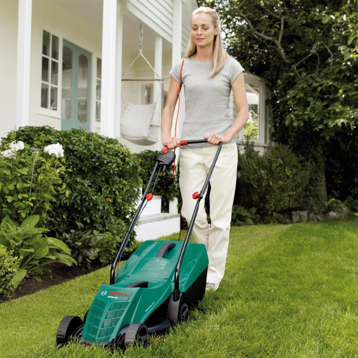 Bosch Easy Rotak 32-235 Elektrikli Çim Biçme Makinası 1200 Watt