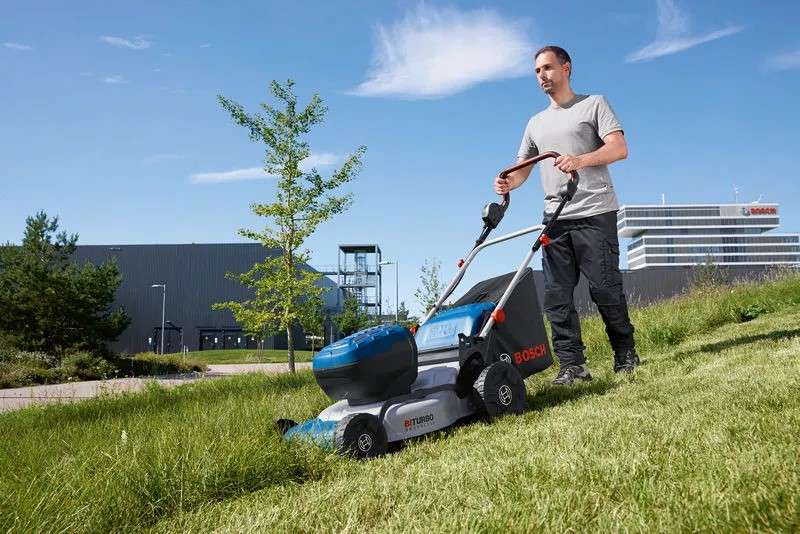 Bosch GRA 18V 2-46 Çim Biçme Makinesi  (Solo) Bosch GRA 18V 2-46 Çim Biçme Makinesi  (Solo)