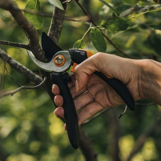 Fiskars 1057162 P321 Solid Bypass Budama Makası