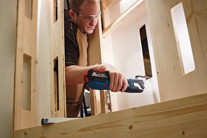 Bosch GOP 18V-28 Akülü Çok Amaçlı Titreşimli Kesme Aleti  (2x5 Ah+ L-Boxx)